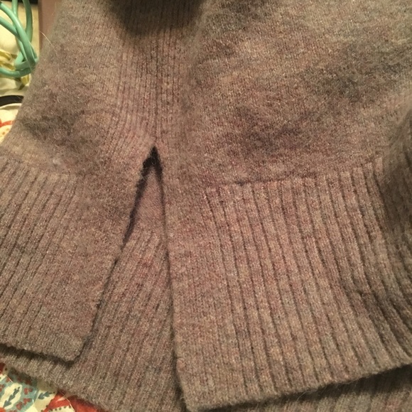 J.Crew black label v-neck sweater - Picture 8 of 8